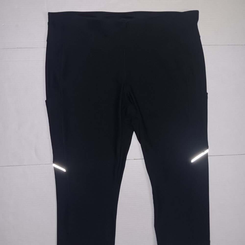 XERSION FITTED HIGH WAIST POCKET CAPRI LEGGINGS - Picture 7 of 11